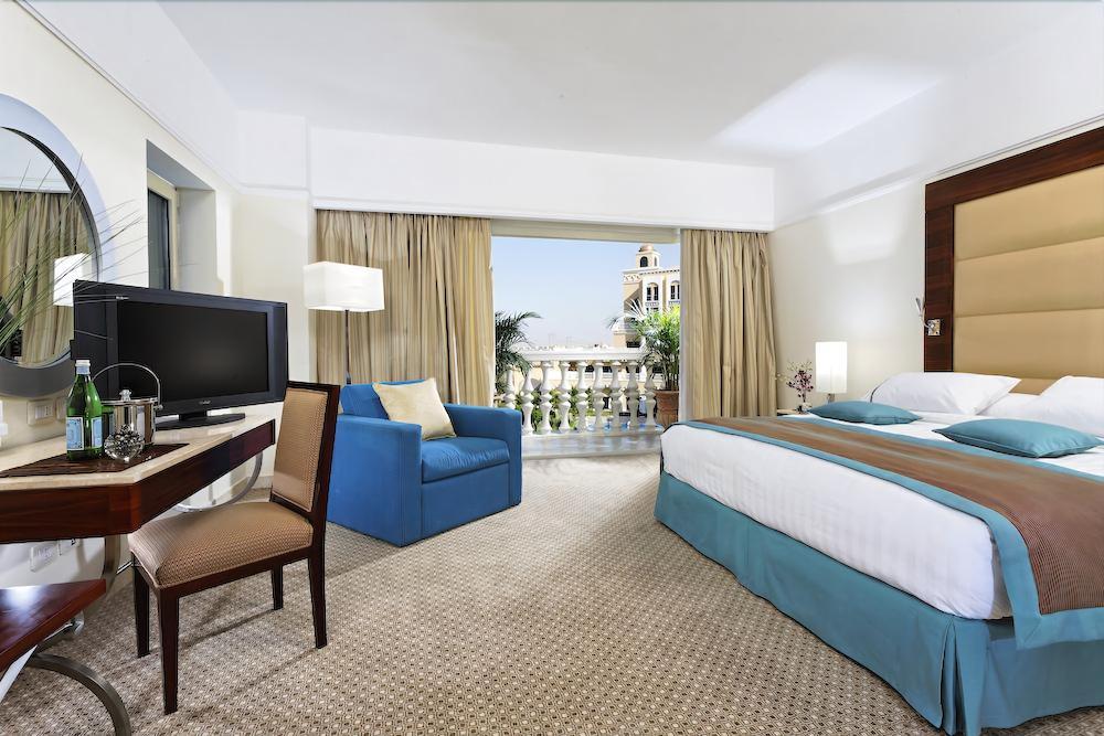 Helnan Dream Hotel And Conference Center 6th of October City Esterno foto A room at the Hilton Athens