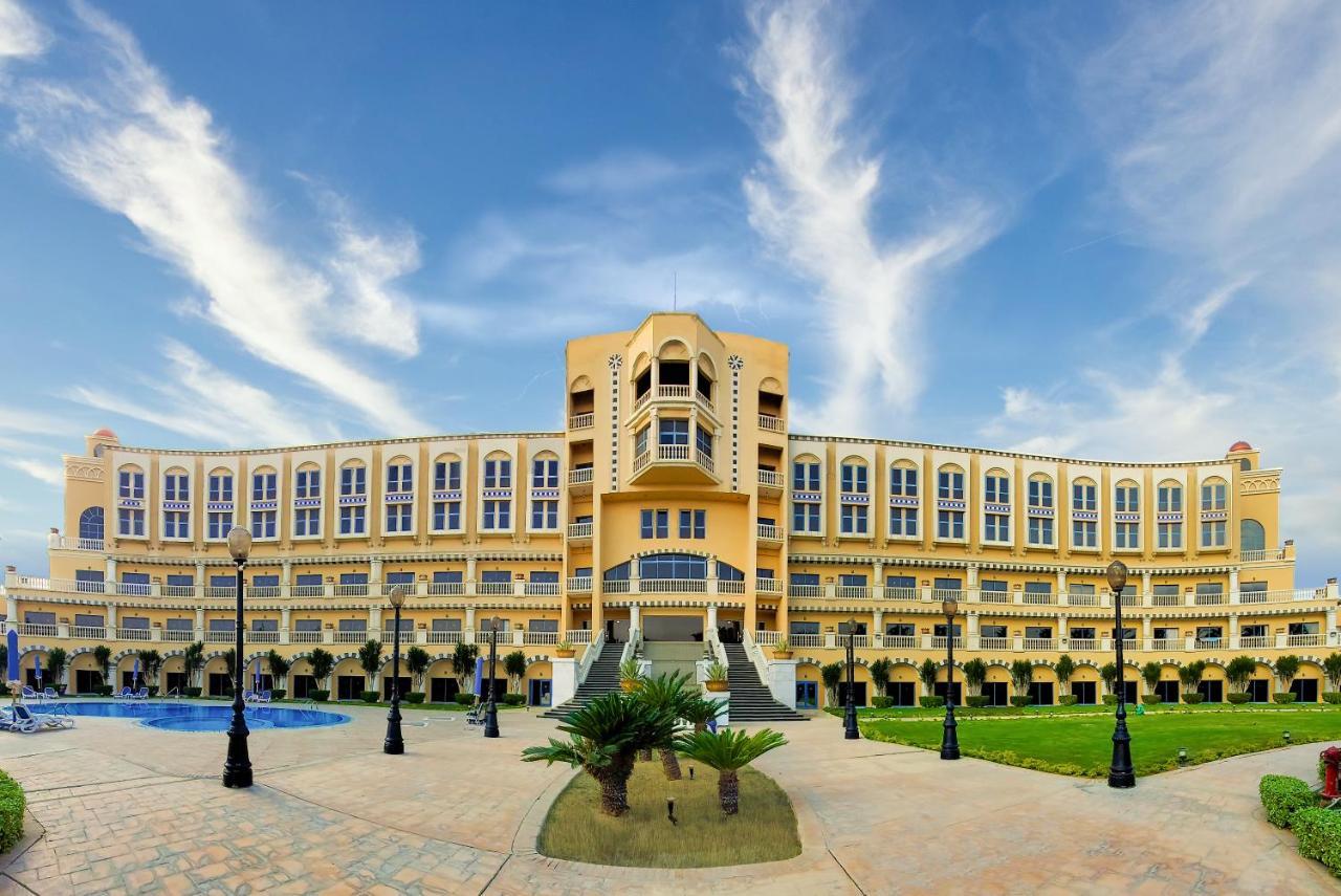 Helnan Dream Hotel And Conference Center 6th of October City Esterno foto University Campus