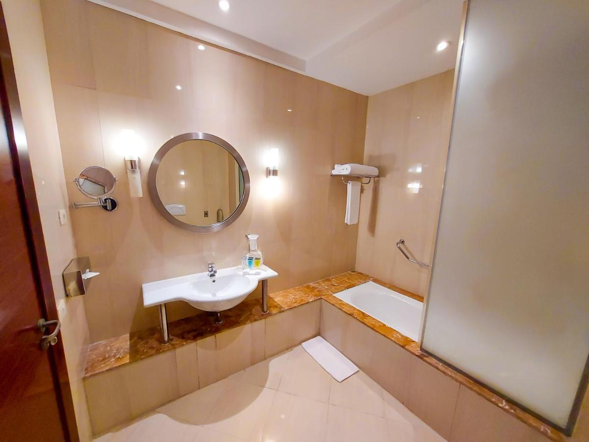 Helnan Dream Hotel And Conference Center 6th of October City Esterno foto Bathroom