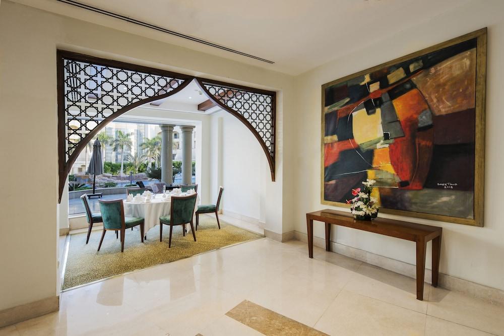 Helnan Dream Hotel And Conference Center 6th of October City Esterno foto The interior of the hotel