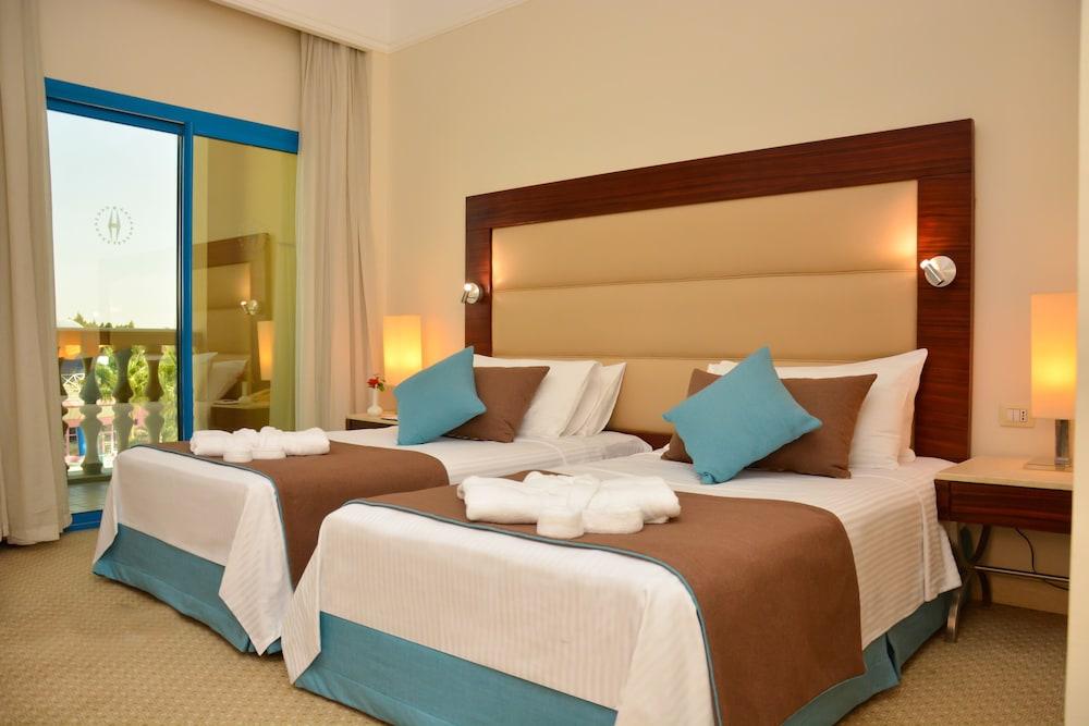 Helnan Dream Hotel And Conference Center 6th of October City Esterno foto A room at the hotel