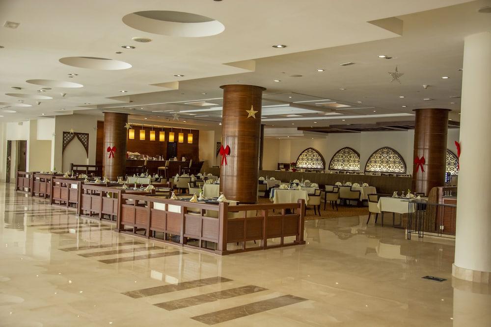 Helnan Dream Hotel And Conference Center 6th of October City Esterno foto The buffet at the hotel