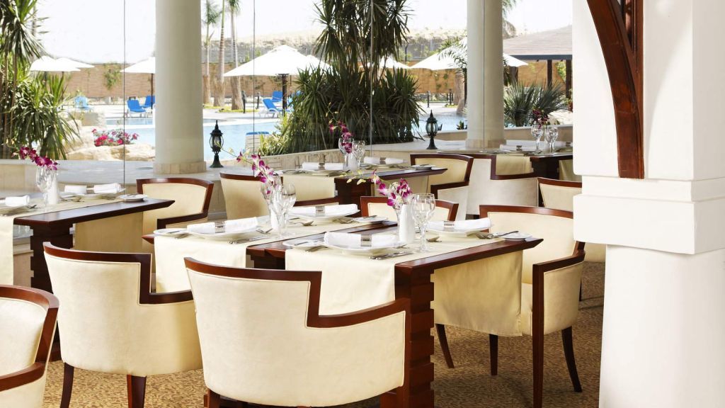 Helnan Dream Hotel And Conference Center 6th of October City Esterno foto The restaurant at the hotel